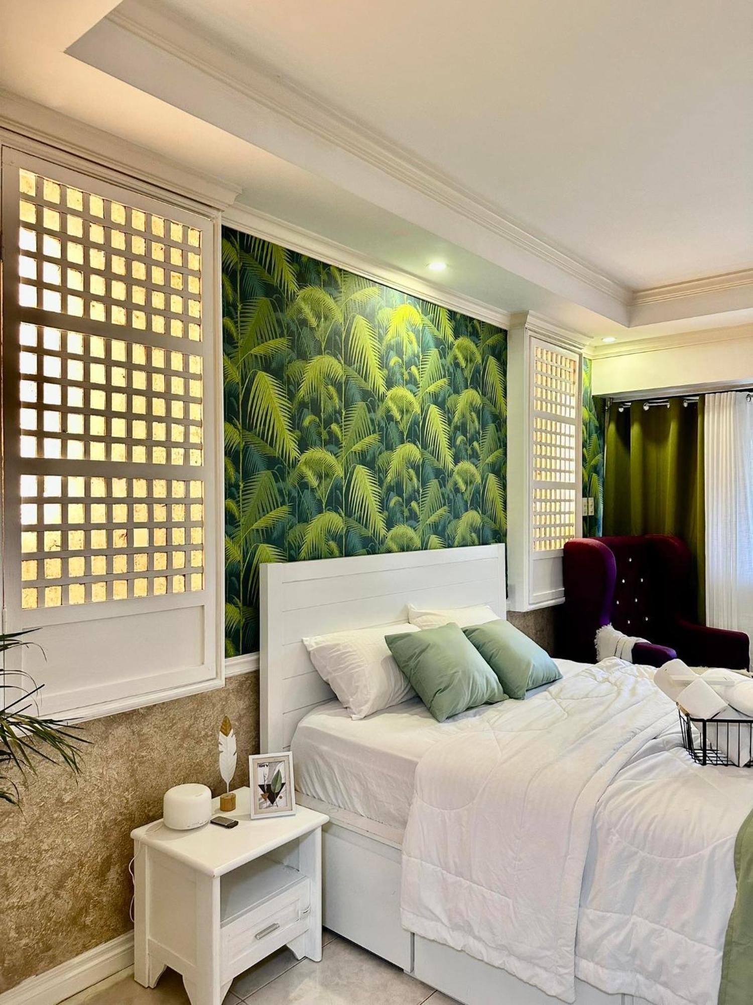One Bedroom With Balcony By Christine Suites Ph In Greenbelt Radisson Makati City Ngoại thất bức ảnh